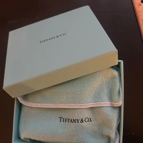 New! Tiffany & Co. “Return to Tiffany” Compact Zip Wallet - “Hibiscus” leather - Picture 13 of 14